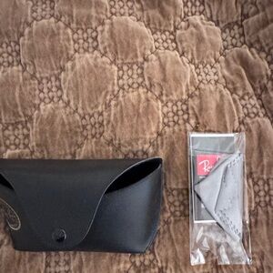 Ray-Ban Black Case with Gray Cloth